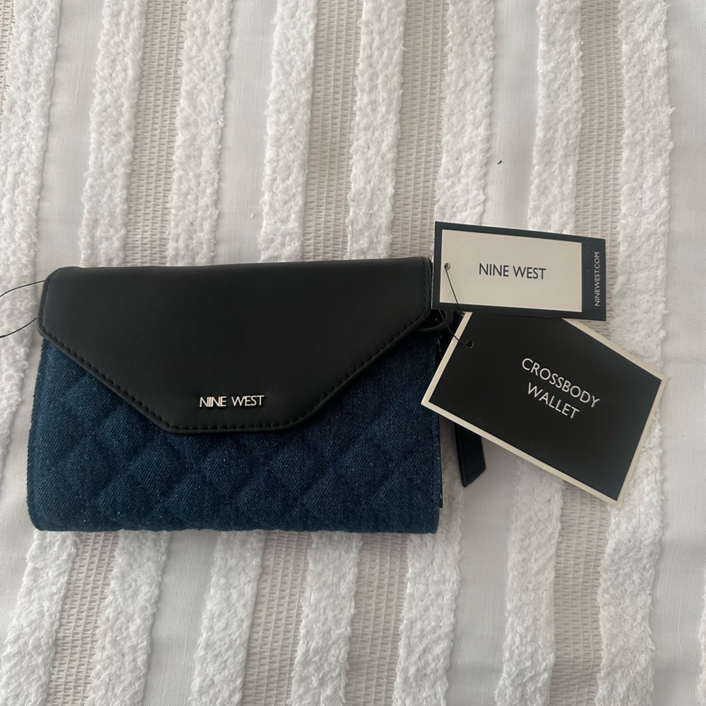 Nine West Crossbody Wallet - Picture 7 of 7